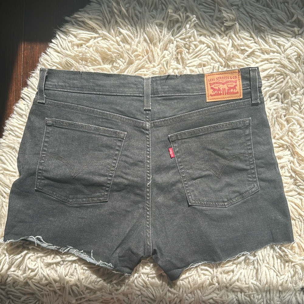 High Rise Levi’s Black Denim Shorts